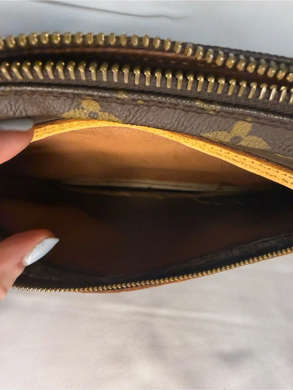 Louis Vuitton Monogram Marly Dragonne - Picture 5 of 9